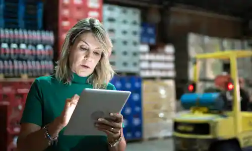 Image for the question: What are retailer routing guides, and how do LTL carriers help suppliers comply with them?