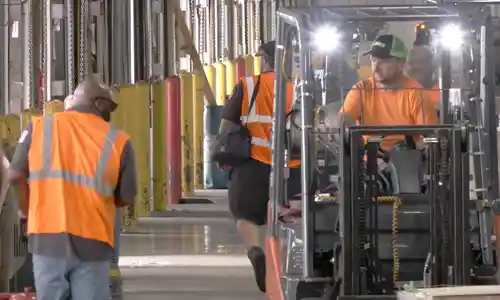 Image for the question: How does LTL freight shipping work?